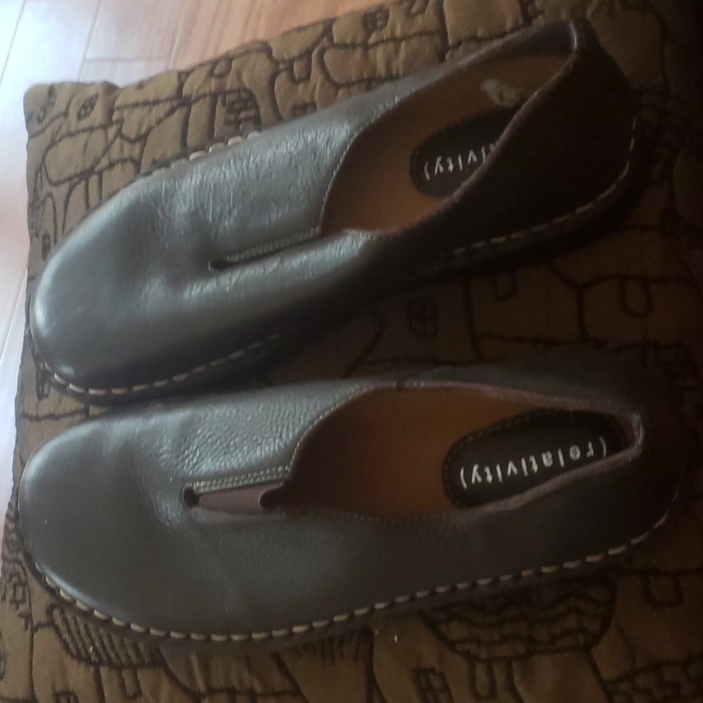 Women's shoes